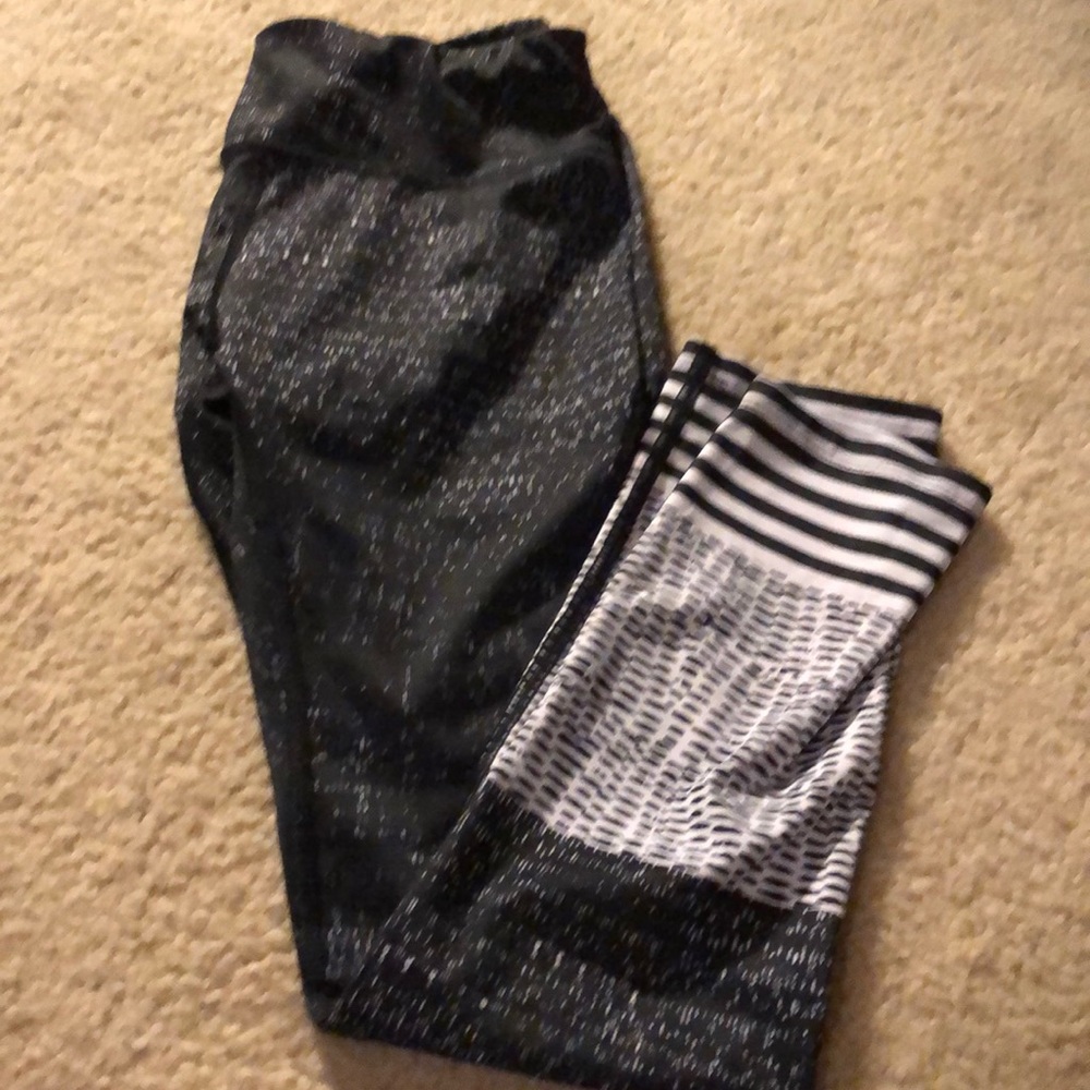 Fun black yoga pants!